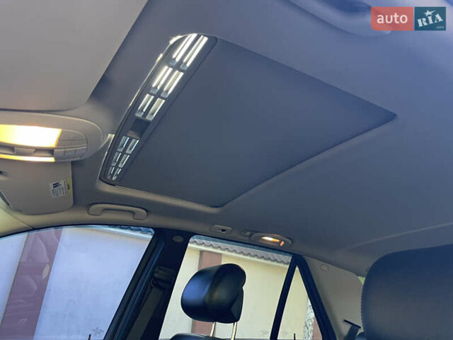 Черный Мерседес М-Класс, объемом двигателя 3.5 л и пробегом 285 тыс. км за 10000 $, фото 10 на Automoto.ua