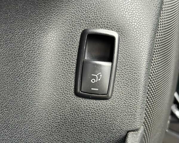 Черный Мерседес М-Класс, объемом двигателя 3.5 л и пробегом 174 тыс. км за 10950 $, фото 63 на Automoto.ua