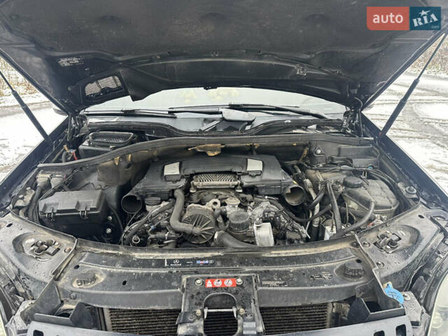 Черный Мерседес М-Класс, объемом двигателя 3.5 л и пробегом 242 тыс. км за 8500 $, фото 7 на Automoto.ua