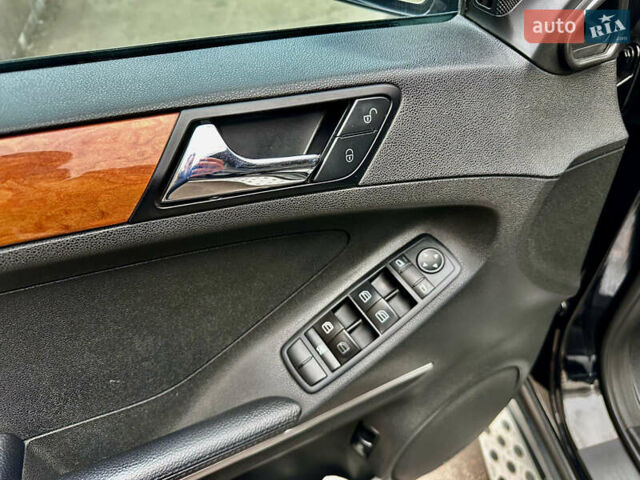 Чорний Мерседес М-Клас, об'ємом двигуна 3 л та пробігом 255 тис. км за 14000 $, фото 29 на Automoto.ua