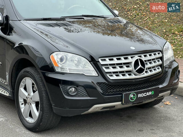 Черный Мерседес М-Класс, объемом двигателя 3.5 л и пробегом 265 тыс. км за 14300 $, фото 28 на Automoto.ua