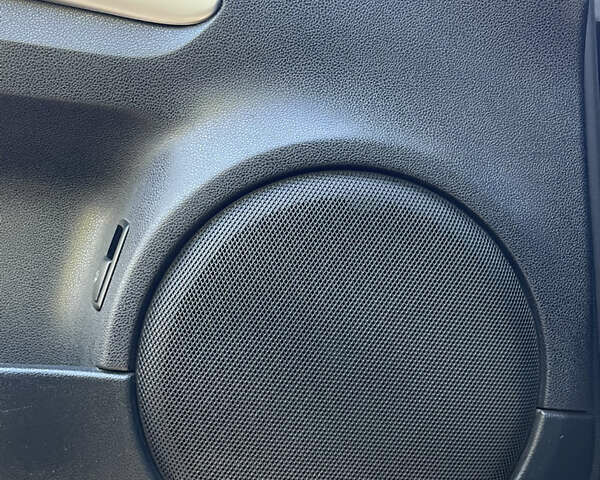 Черный Мерседес М-Класс, объемом двигателя 3.5 л и пробегом 285 тыс. км за 10000 $, фото 11 на Automoto.ua