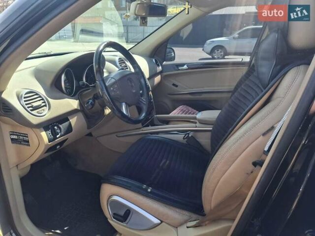 Черный Мерседес М-Класс, объемом двигателя 3 л и пробегом 200 тыс. км за 12000 $, фото 2 на Automoto.ua