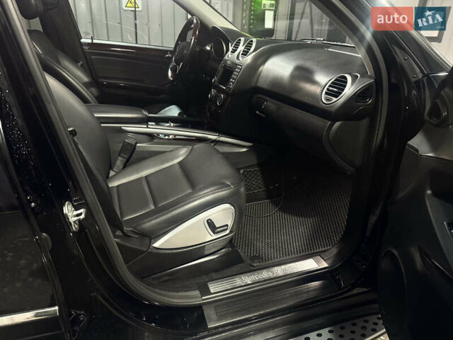 Черный Мерседес М-Класс, объемом двигателя 3.5 л и пробегом 196 тыс. км за 15000 $, фото 22 на Automoto.ua