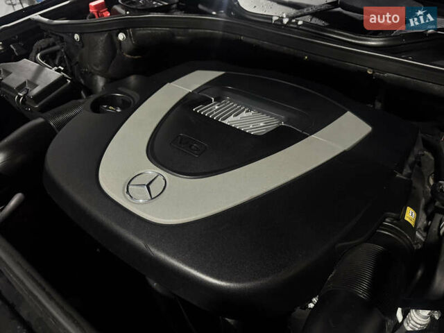 Черный Мерседес М-Класс, объемом двигателя 3.5 л и пробегом 196 тыс. км за 15000 $, фото 13 на Automoto.ua