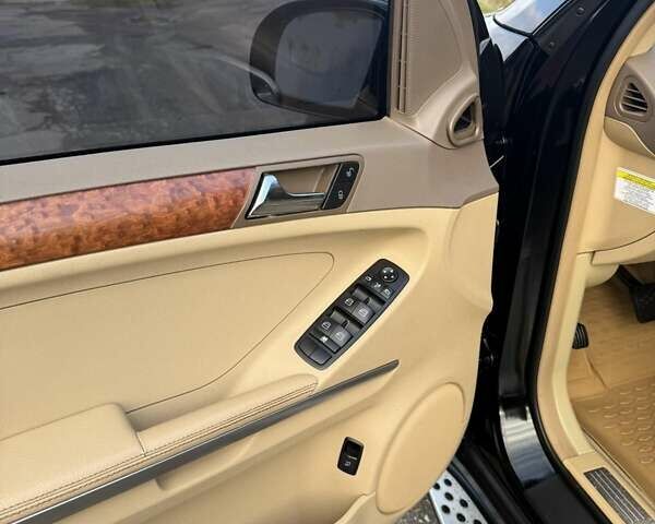 Черный Мерседес М-Класс, объемом двигателя 3.5 л и пробегом 221 тыс. км за 12800 $, фото 13 на Automoto.ua