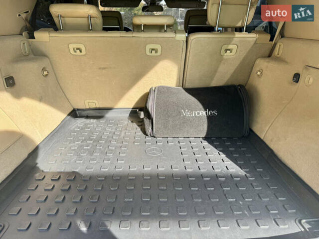 Черный Мерседес М-Класс, объемом двигателя 6.21 л и пробегом 174 тыс. км за 18999 $, фото 8 на Automoto.ua