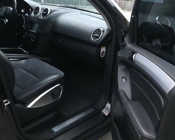 Черный Мерседес М-Класс, объемом двигателя 2.99 л и пробегом 363 тыс. км за 15500 $, фото 19 на Automoto.ua