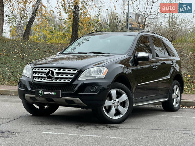 Черный Мерседес М-Класс, объемом двигателя 3.5 л и пробегом 265 тыс. км за 14300 $, фото 7 на Automoto.ua