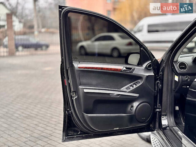 Черный Мерседес М-Класс, объемом двигателя 2.99 л и пробегом 264 тыс. км за 13999 $, фото 18 на Automoto.ua