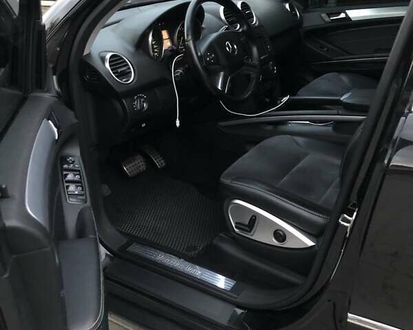 Черный Мерседес М-Класс, объемом двигателя 2.99 л и пробегом 363 тыс. км за 15500 $, фото 22 на Automoto.ua