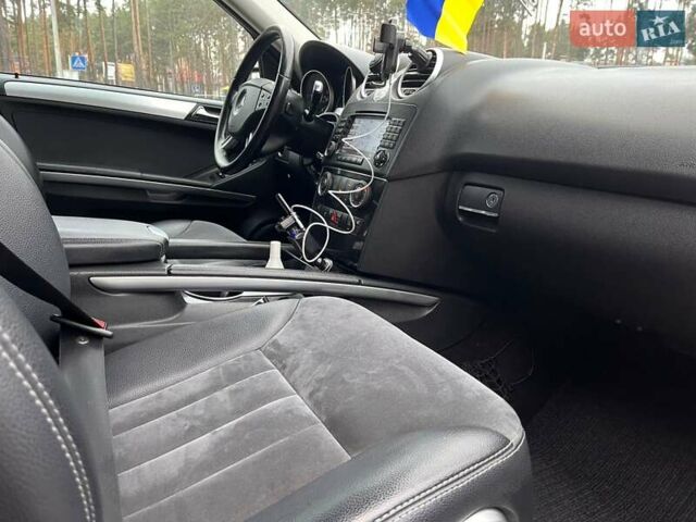 Чорний Мерседес М-Клас, об'ємом двигуна 3 л та пробігом 284 тис. км за 7300 $, фото 16 на Automoto.ua
