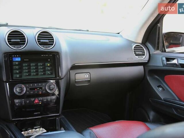 Чорний Мерседес М-Клас, об'ємом двигуна 6.21 л та пробігом 237 тис. км за 11500 $, фото 12 на Automoto.ua