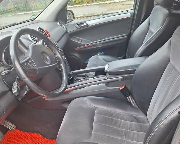 Черный Мерседес М-Класс, объемом двигателя 2.99 л и пробегом 281 тыс. км за 14000 $, фото 5 на Automoto.ua