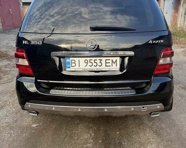 Черный Мерседес М-Класс, объемом двигателя 3.5 л и пробегом 221 тыс. км за 12800 $, фото 10 на Automoto.ua