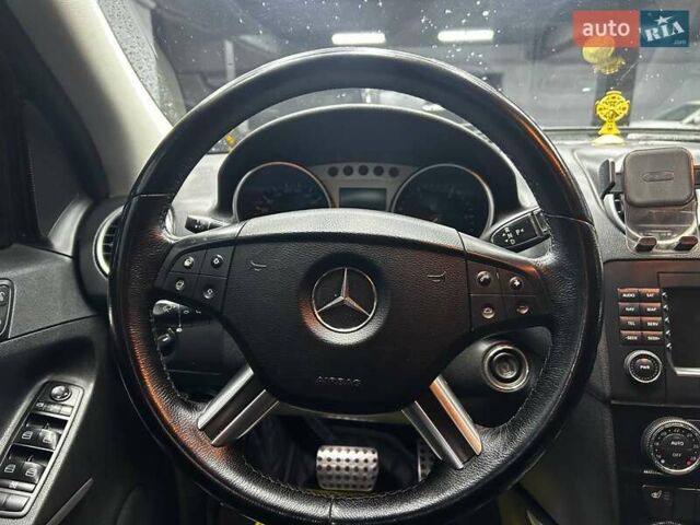 Чорний Мерседес М-Клас, об'ємом двигуна 2.99 л та пробігом 256 тис. км за 14800 $, фото 12 на Automoto.ua
