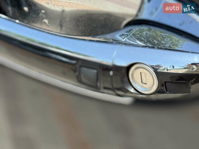 Черный Мерседес М-Класс, объемом двигателя 3.5 л и пробегом 287 тыс. км за 10500 $, фото 13 на Automoto.ua