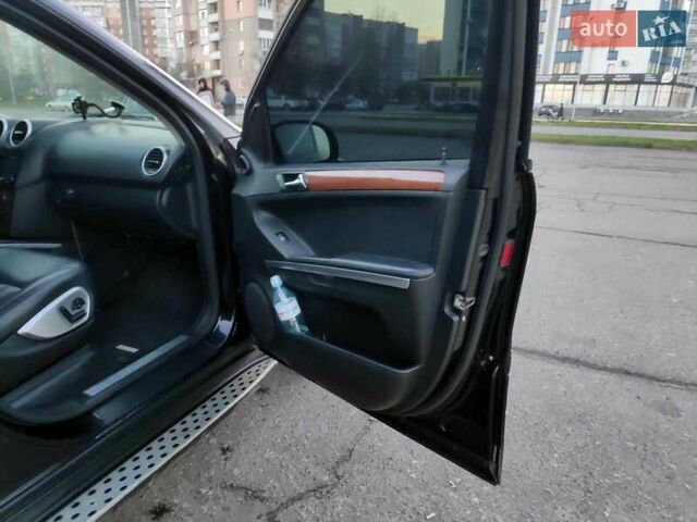 Черный Мерседес М-Класс, объемом двигателя 3.5 л и пробегом 237 тыс. км за 12000 $, фото 29 на Automoto.ua