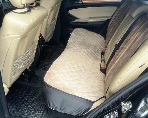 Черный Мерседес М-Класс, объемом двигателя 3.5 л и пробегом 250 тыс. км за 11100 $, фото 2 на Automoto.ua