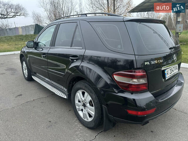 Черный Мерседес М-Класс, объемом двигателя 2.99 л и пробегом 480 тыс. км за 13500 $, фото 3 на Automoto.ua