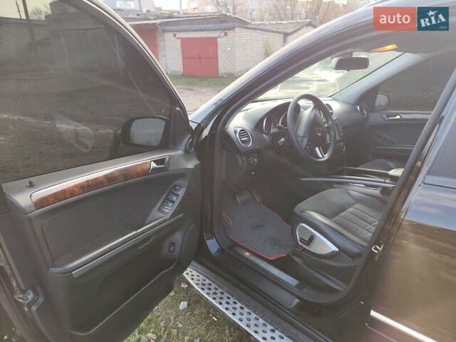 Черный Мерседес М-Класс, объемом двигателя 2.99 л и пробегом 310 тыс. км за 12500 $, фото 19 на Automoto.ua