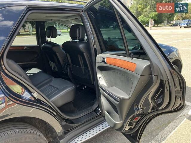 Черный Мерседес М-Класс, объемом двигателя 3.5 л и пробегом 263 тыс. км за 12000 $, фото 13 на Automoto.ua