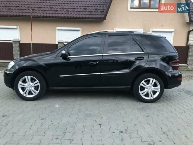 Черный Мерседес М-Класс, объемом двигателя 2.99 л и пробегом 363 тыс. км за 15500 $, фото 6 на Automoto.ua