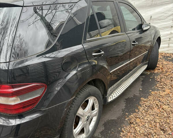 Черный Мерседес М-Класс, объемом двигателя 3.5 л и пробегом 313 тыс. км за 6500 $, фото 8 на Automoto.ua