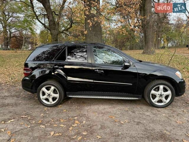 Чорний Мерседес М-Клас, об'ємом двигуна 3.5 л та пробігом 207 тис. км за 14600 $, фото 1 на Automoto.ua