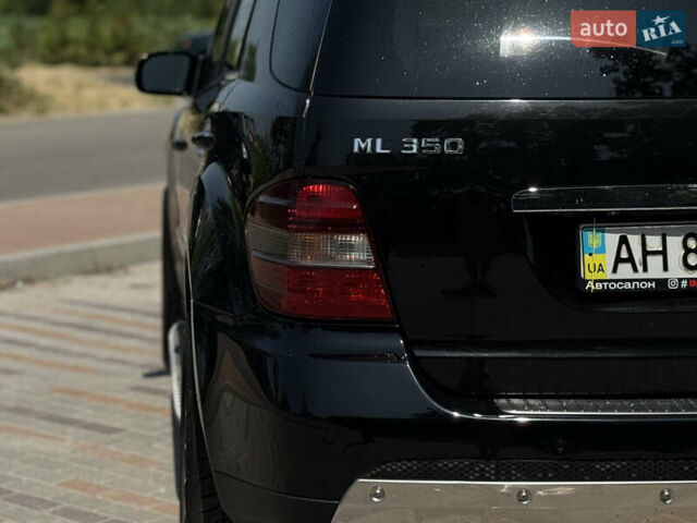 Черный Мерседес М-Класс, объемом двигателя 3.5 л и пробегом 287 тыс. км за 10500 $, фото 11 на Automoto.ua
