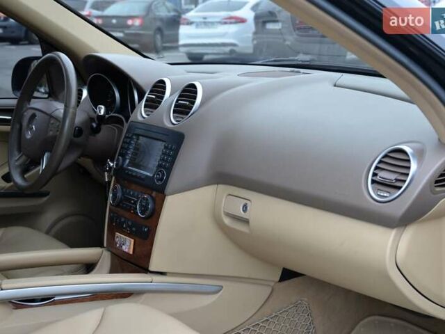 Чорний Мерседес М-Клас, об'ємом двигуна 3.5 л та пробігом 197 тис. км за 9999 $, фото 38 на Automoto.ua