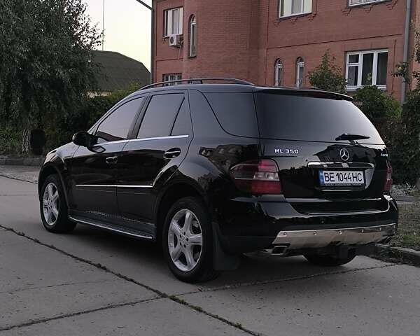 Черный Мерседес М-Класс, объемом двигателя 3.5 л и пробегом 184 тыс. км за 13900 $, фото 2 на Automoto.ua