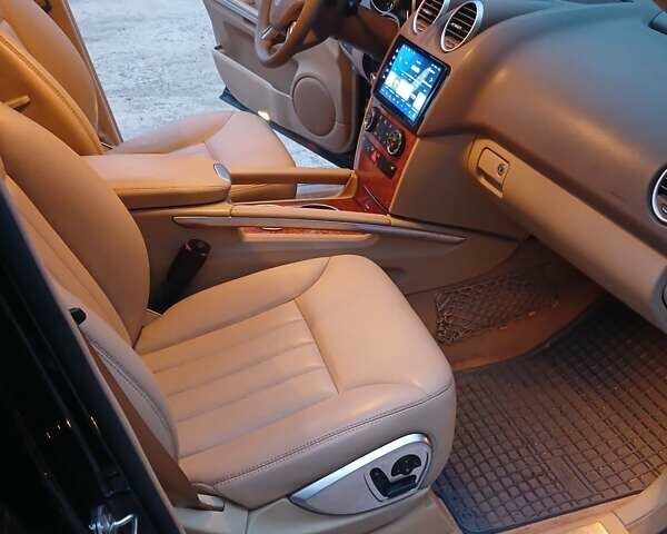 Чорний Мерседес М-Клас, об'ємом двигуна 3.5 л та пробігом 234 тис. км за 13500 $, фото 16 на Automoto.ua