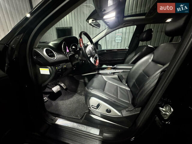 Черный Мерседес М-Класс, объемом двигателя 3.5 л и пробегом 196 тыс. км за 15000 $, фото 45 на Automoto.ua