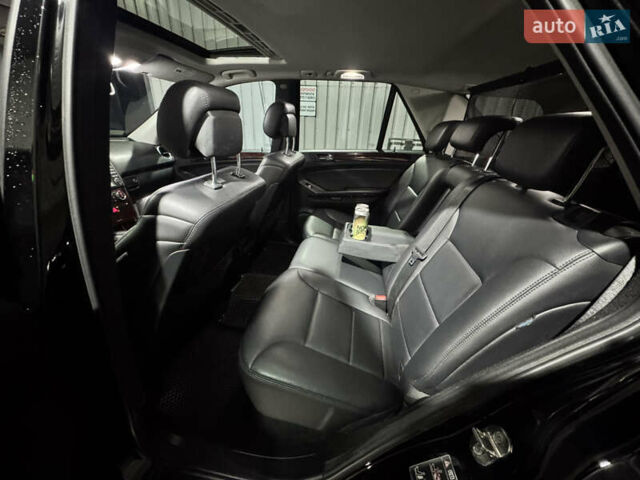 Черный Мерседес М-Класс, объемом двигателя 3.5 л и пробегом 196 тыс. км за 15000 $, фото 41 на Automoto.ua