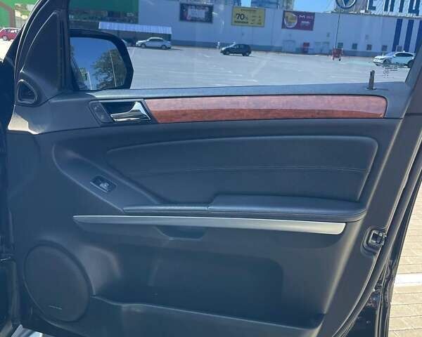 Чорний Мерседес М-Клас, об'ємом двигуна 0 л та пробігом 338 тис. км за 11300 $, фото 14 на Automoto.ua