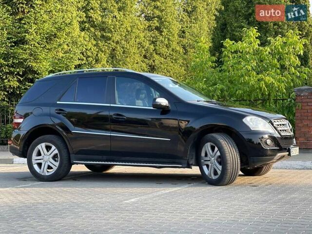 Чорний Мерседес М-Клас, об'ємом двигуна 3 л та пробігом 265 тис. км за 14500 $, фото 4 на Automoto.ua