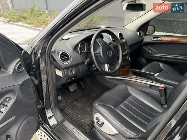 Черный Мерседес М-Класс, объемом двигателя 3.5 л и пробегом 287 тыс. км за 11000 $, фото 13 на Automoto.ua