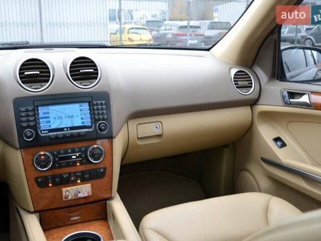 Чорний Мерседес М-Клас, об'ємом двигуна 3.5 л та пробігом 197 тис. км за 9999 $, фото 44 на Automoto.ua