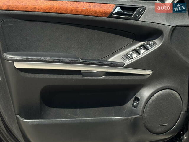 Черный Мерседес М-Класс, объемом двигателя 3.5 л и пробегом 287 тыс. км за 10500 $, фото 14 на Automoto.ua