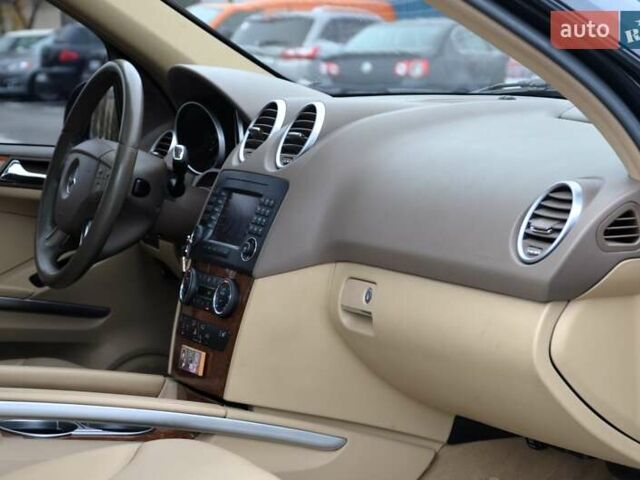 Чорний Мерседес М-Клас, об'ємом двигуна 3.5 л та пробігом 197 тис. км за 9999 $, фото 41 на Automoto.ua