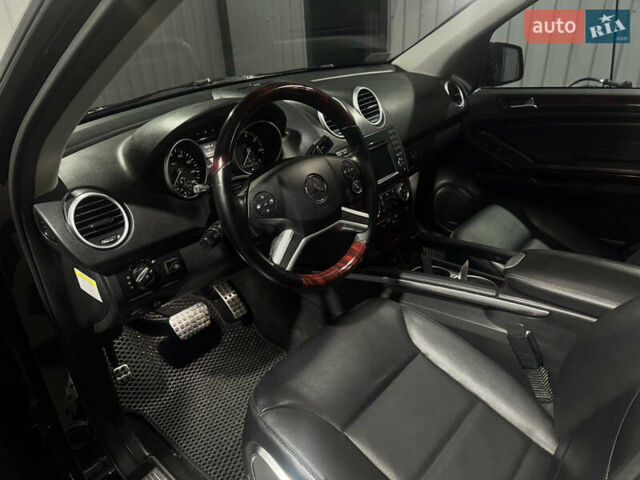 Черный Мерседес М-Класс, объемом двигателя 3.5 л и пробегом 196 тыс. км за 15000 $, фото 20 на Automoto.ua