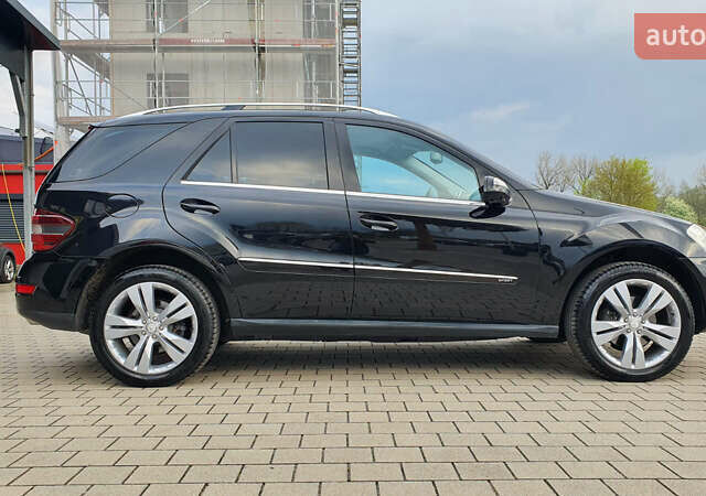 Черный Мерседес М-Класс, объемом двигателя 3 л и пробегом 177 тыс. км за 15300 $, фото 10 на Automoto.ua