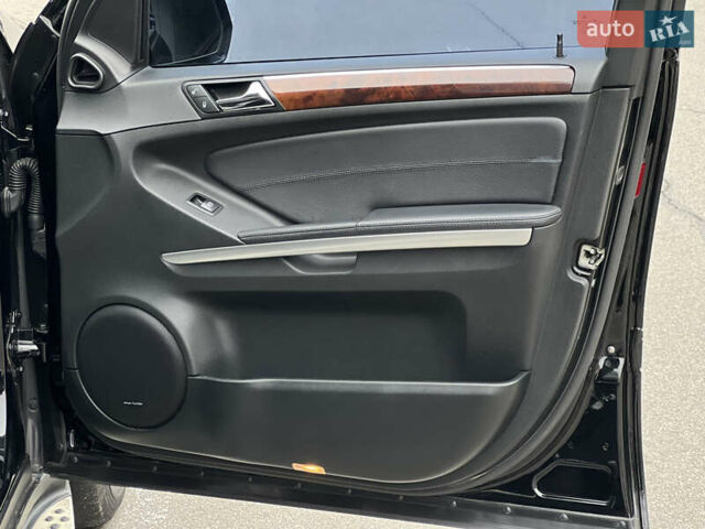 Черный Мерседес М-Класс, объемом двигателя 3.5 л и пробегом 265 тыс. км за 14300 $, фото 63 на Automoto.ua