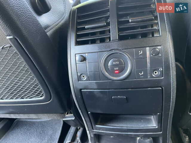 Черный Мерседес М-Класс, объемом двигателя 3.5 л и пробегом 285 тыс. км за 10000 $, фото 9 на Automoto.ua