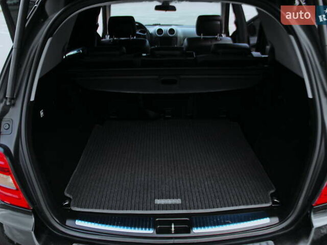 Черный Мерседес М-Класс, объемом двигателя 3 л и пробегом 147 тыс. км за 13200 $, фото 17 на Automoto.ua