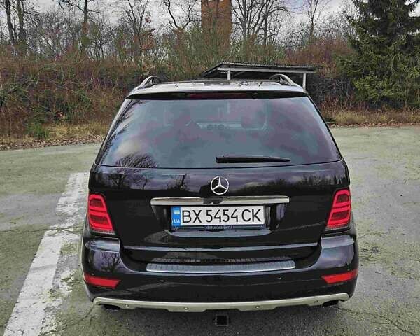Черный Мерседес М-Класс, объемом двигателя 2.99 л и пробегом 189 тыс. км за 15900 $, фото 4 на Automoto.ua