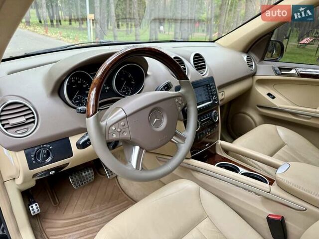 Мерседес М-Класс 2009 в Киеве на Automoto.ua Черный Мерседес М-Класс, объемом двигателя 3.5 л и пробегом 174 тыс. км за 10750 $, фото 22 на Automoto.ua