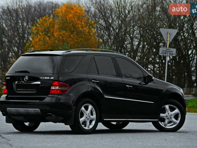 Черный Мерседес М-Класс, объемом двигателя 3 л и пробегом 147 тыс. км за 13200 $, фото 5 на Automoto.ua