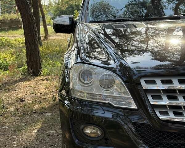 Чорний Мерседес М-Клас, об'ємом двигуна 3.5 л та пробігом 190 тис. км за 10750 $, фото 9 на Automoto.ua